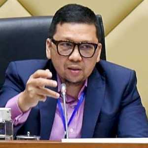 Komisi II Buka Peluang Revisi UU Kementerian Negara