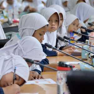 DPRD DKI Terus Dorong Program Sekolah Gratis Direalisasikan