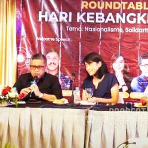 Hasto Puji Sikap Kritis Rocky Gerung ke Jokowi