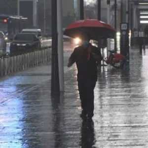 Hujan Ringan Diprakirakan Basahi Jakarta Malam Hari