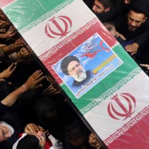 Presiden Raisi Dikebumikan di Kampung Halamannya Mashhad
