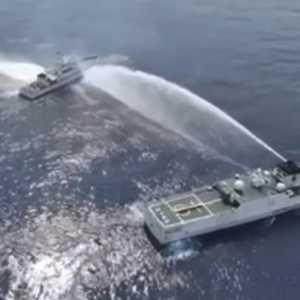 Penjaga Pantai Tiongkok Kembali Serang Kapal Patroli Filipina