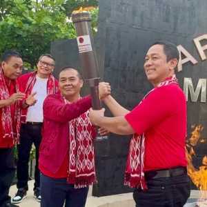 Diwakili Sukur Nababan, Megawati Nyalakan Obor Api Mrapen Rakernas V PDIP