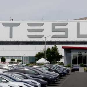 Masalah Sabuk Pengaman, Tesla Tarik Kembali 125.227 Kendaraan