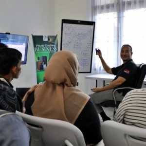 Bersama Coach Faran, Amanah Latih Anak Muda Aceh Bisnis Minyak Nilam