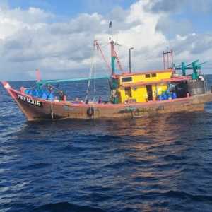 Pemerintah Harus Tuntut Ganti Rugi kepada Pelaku IUU Fishing