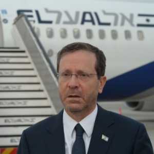 Presiden Israel Dilarang Turun dari Pesawat Paris, Ada Apa?