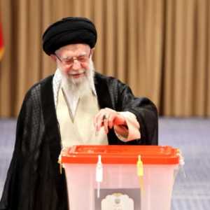 Iran Gelar Pemilu Dua Putaran