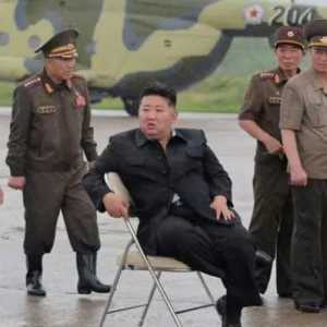 Kim Jong Un Periksa Banjir di Perbatasan China