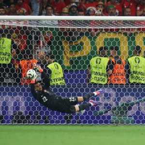 Tepis 3 Penalti Slovenia, Diogo Costa jadi Pahlawan Portugal