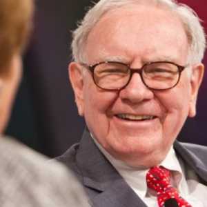 Konglomerat Warren Buffet Tiba-tiba Lepas 50 Persen Saham Apple