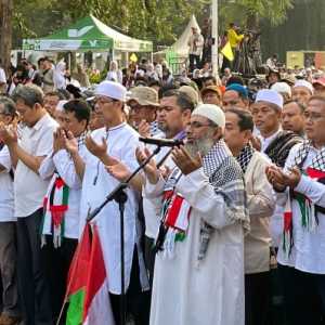 Ribuan Orang Doa Bersama untuk Palestina di Depan Kedubes AS