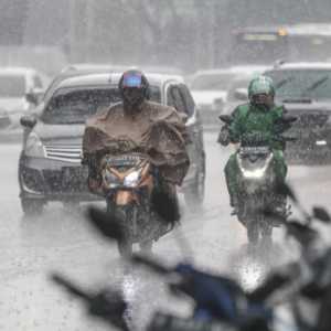 Jakarta Diguyur Hujan Sore Hari