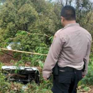 Usai Hujan Deras, Mobil Tergelincir Masuk Jurang di Tasikmalaya