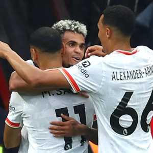 Duet Salah-Diaz Permalukan MU di Old Trafford