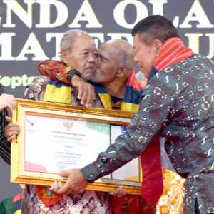 Pemprov Sumut Beri Penghargaan kepada Para Legenda Olahraga Sumut