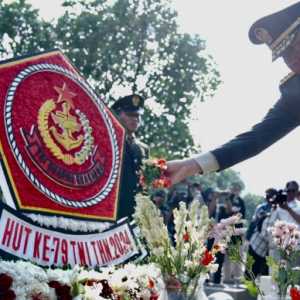 Tabur Bunga Pahlawan