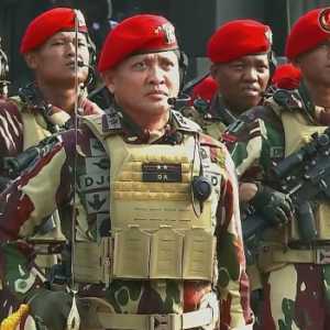 Danjen Kopassus Komandan Upacara HUT TNI di Monas