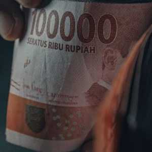 Jelang Akhir Pekan Rupiah Melemah ke Rp15.525