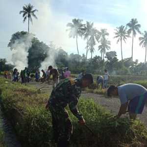 Gotong Royong TNI dan Rakyat