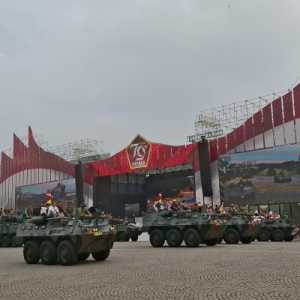 Parade Alutsista Tiga Matra Gladi Bersih Puncak HUT ke-79 TNI