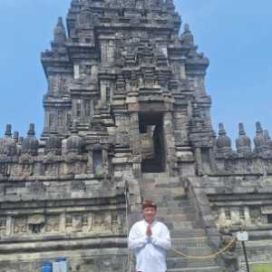 Umat Hindu Gelar Upacara Abhiseka Candi Prambanan