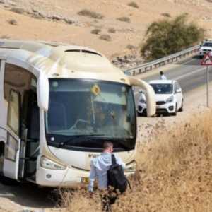 Bus Israel Diserang, Seorang Anak Tewas