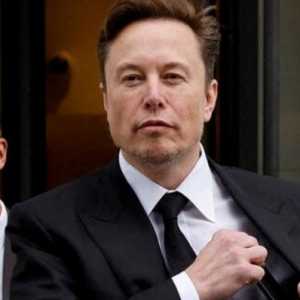 Elon Musk Tak Terima Gaji Spektakuler dari Tesla