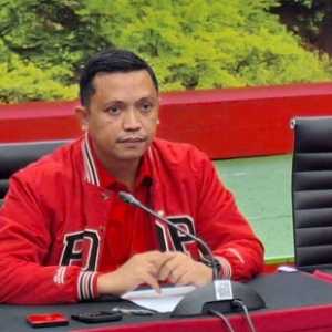 Ketua DPP PDIP Bidang Reformasi Sistem Hukum Nasional, Ronny Talapessy (kiri)/RMOL