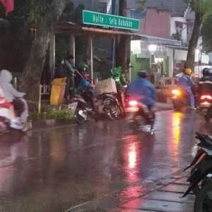 Sebagian Wilayah Jakarta Hujan