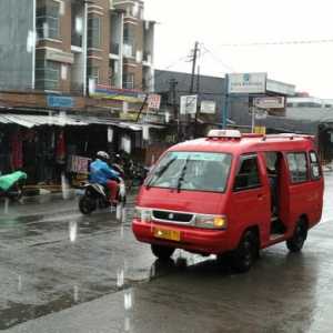 Hujan Ringan Diperkirakan Basahi Jakarta Siang hingga Sore