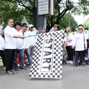 Warga Taman Rasuna Gelar Jalan Sehat Sambut Ramadan