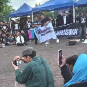 Band Sukatani Banjir Dukungan Musisi dan Mahasiswa