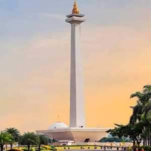 Ada Pemantauan Hilal, Kunjungan ke Puncak Monas Tutup Lebih Cepat