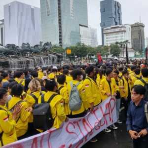 Mahasiswa: Siang Makan Gratis Orang Tua Kena PHK