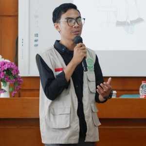Mengurai Benang Kusut Negeri