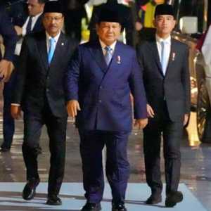 Gus Ipul Sambut Prabowo-Gibran dalam Renungan Suci di TMP Kalibata