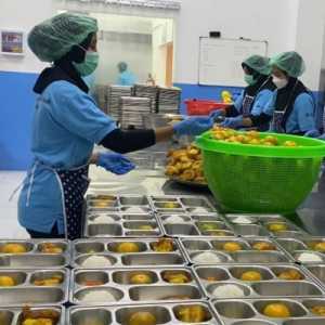 Berjibaku Terapkan Standar