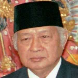 Kebohongan Konstitusional di Balik Nama Soeharto