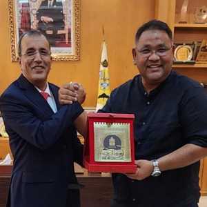 Penulis bersama Walikota Dakhla, Maroko, dalam kunjungan Juli 2024