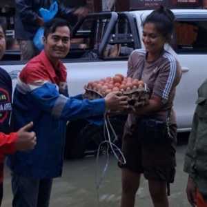 Terjang Banjir Salurkan Bantuan
