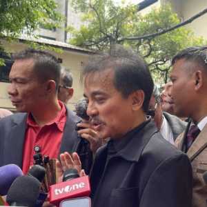 Kuasa Hukum Roy Suryo Cs Hebat-hebat