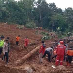 BNPB Kebut Pencarian 20 Korban Longsor Cilacap