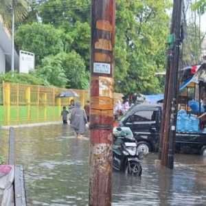 Banjir Pulangkan Ratusan Siswa SD di Sukabumi Utara