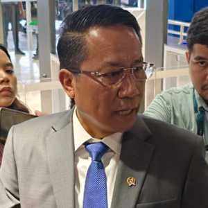 Menkum: Polisi Aktif di Jabatan Sipil Tak Perlu Mundur