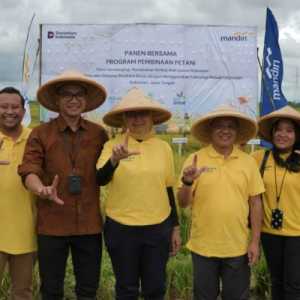 Bank Mandiri Bantu Petani Kebumen Hindari Gagal Panen
