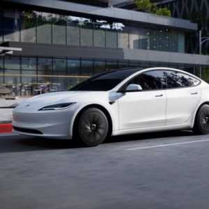 Tesla dan GM Mulai Jauhi Suku Cadang Buatan China