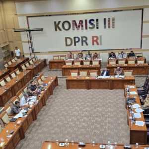 Panja RUU KUHAP Sepakat Hapus Pasal Polri sebagai Penyidik Tertinggi