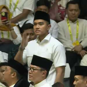 Gibran Kalah Sorak dari Kaesang, Prabowo: Badannya Lebih Besar, Lebih Ganteng