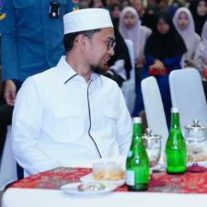 Ngobrol Santai Bareng Ustaz Adi Hidayat